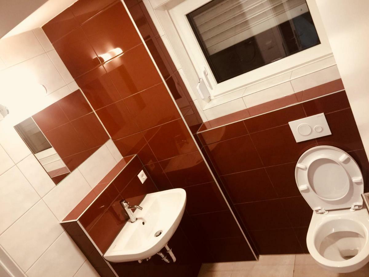 Gaststaette Lin Garden Hotel Untergruppenbach Kültér fotó